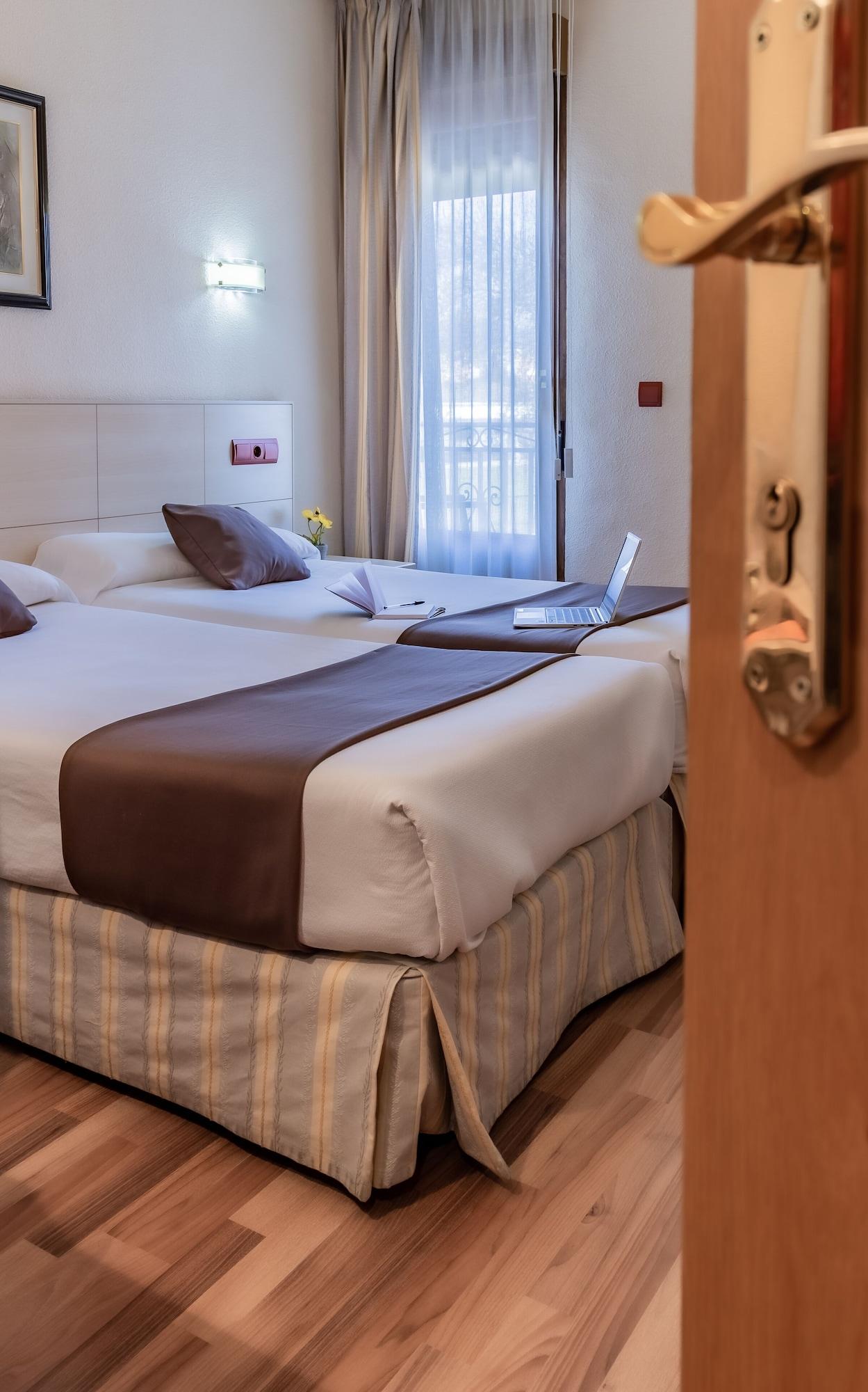 Hostal Rural El Cano By Vivere Stays Alpedrete Exterior foto